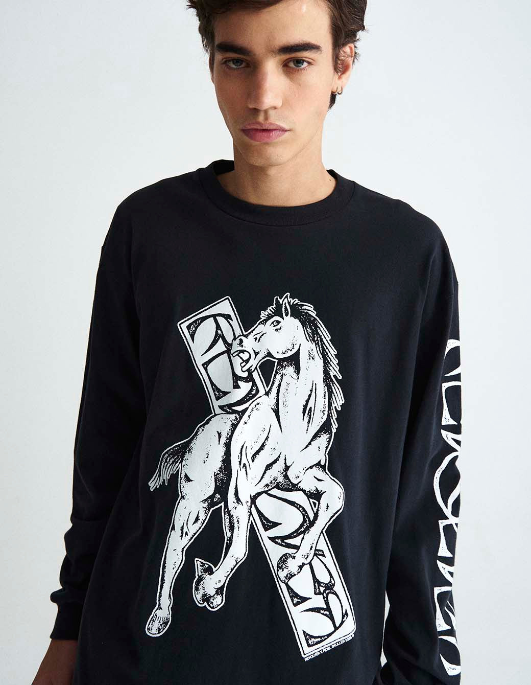 Corcel Ropa NUEVOS INGRESOS – Ropa REVOLVER™️